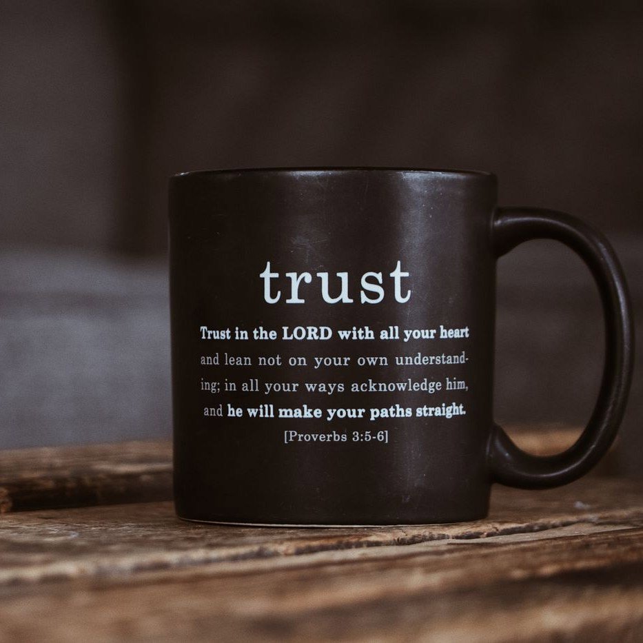 Trust in the LORD – Bible Verse Mug (Black, 350 ml)